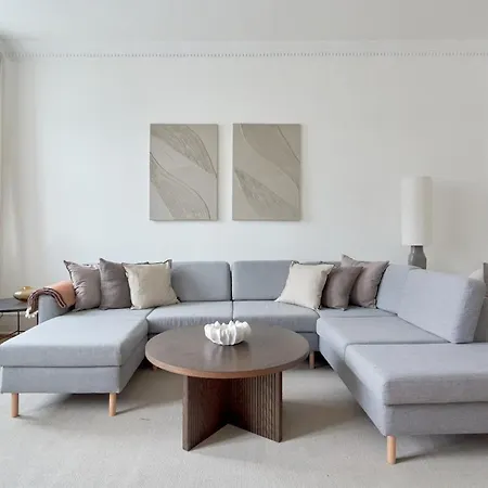 Light And Spacious In City-centre