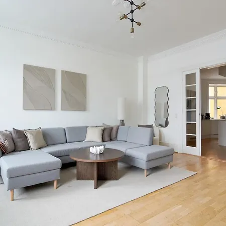 Light And Spacious In City-centre *