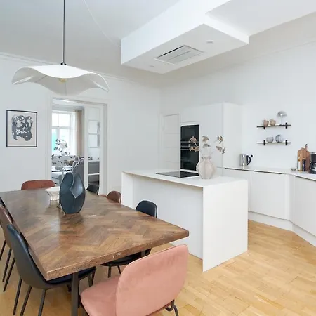 Light&spacious In City-centre Apartamento